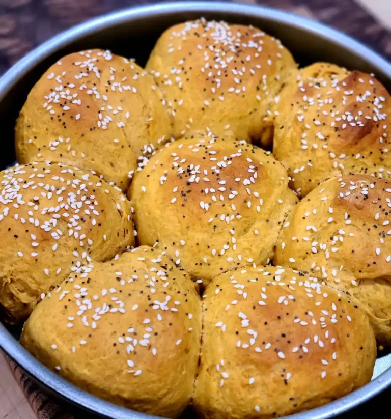 Fat-free Pumpkin Dinner Rolls